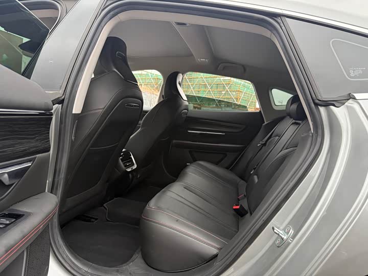 Фото 8 - XPeng P7