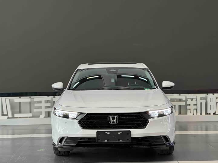 Фото 2 - Honda Accord