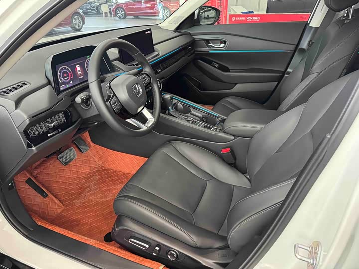 Фото 4 - Honda Accord