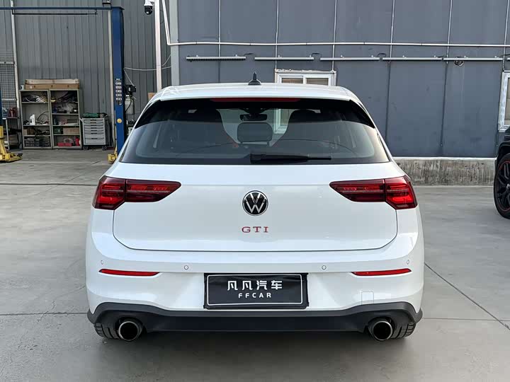 Фото 5 - Volkswagen Golf GTI