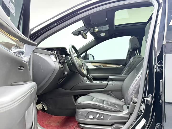 Фото 4 - Cadillac XT6