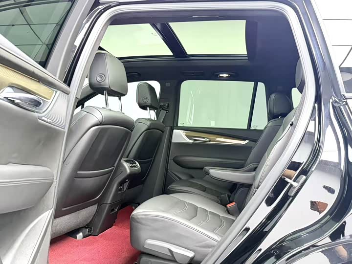 Фото 5 - Cadillac XT6