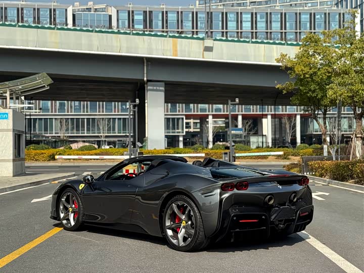 Фото 7 - Ferrari SF90