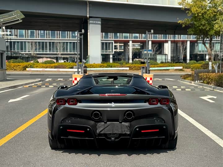 Фото 8 - Ferrari SF90