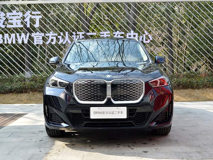 Фото 2 - BMW iX1