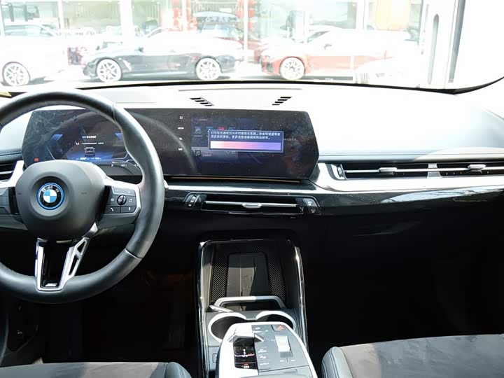 Фото 7 - BMW iX1