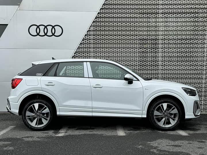 Фото 3 - Audi Q2L