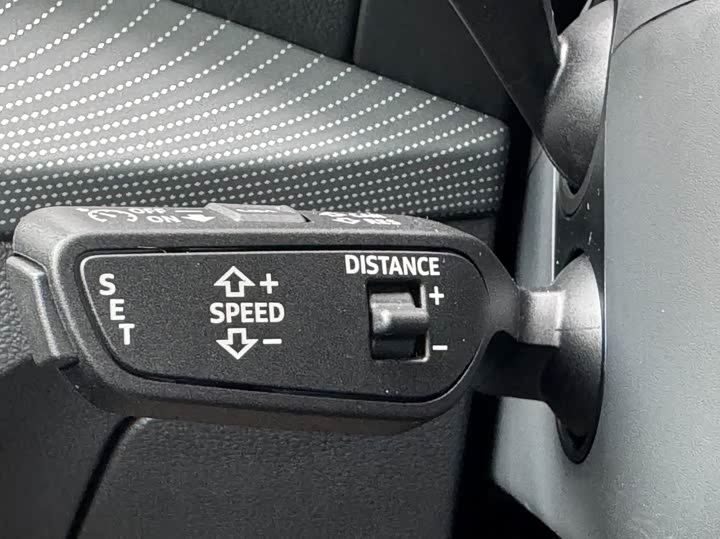 Фото 9 - Audi Q2L