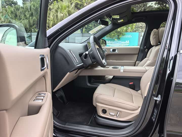 Photo 4 - LiXiang L6