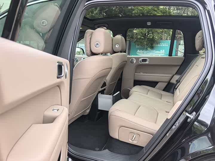 Photo 8 - LiXiang L6