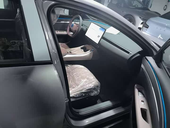 Фото 5 - XPeng Mona M03