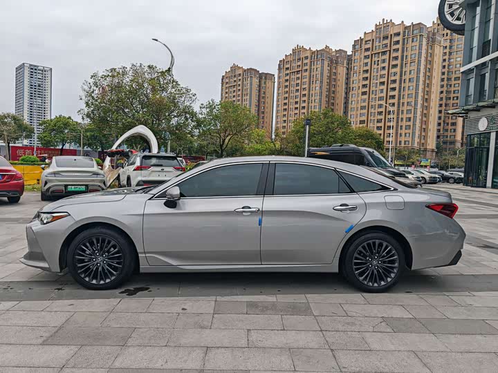 Photo 4 - Toyota Avalon