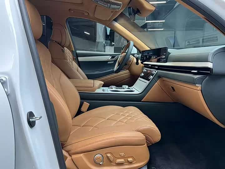 Фото 9 - Genesis GV80