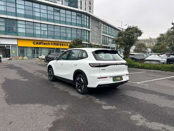 Фото 9 - Geely Galaxy E5