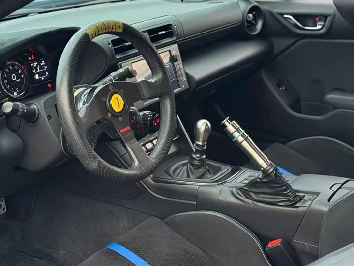 Фото 4 - Subaru BRZ