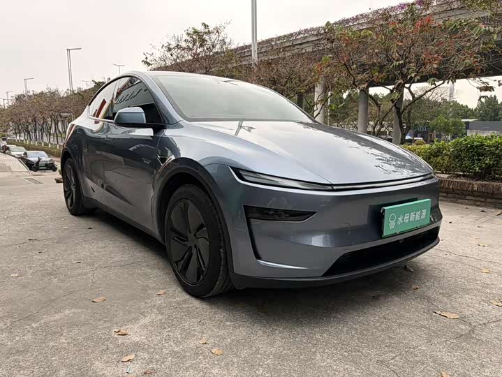 Photo 3 - Tesla Model Y