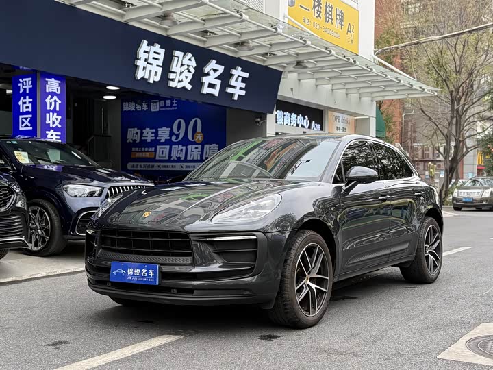 Фото 1 - Porsche Macan