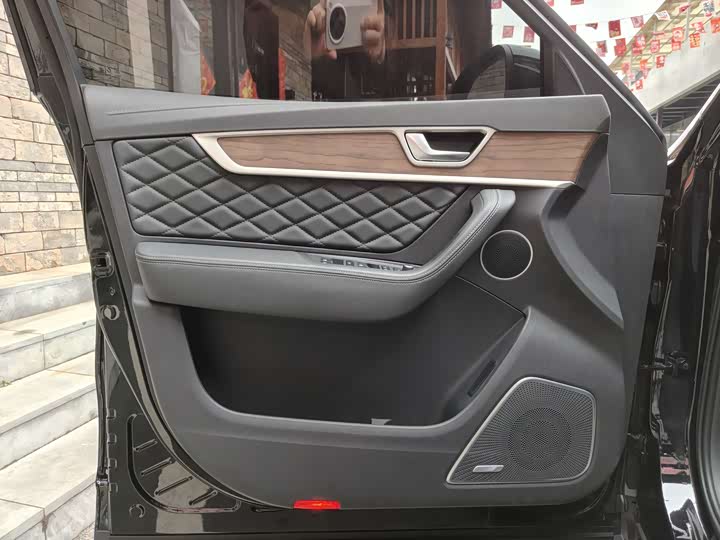 Фото 6 - Hongqi HS7