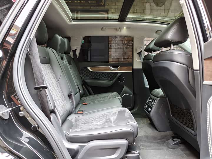 Фото 8 - Hongqi HS7