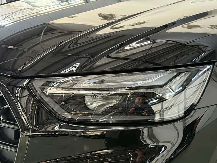 Фото 6 - Audi Q5L