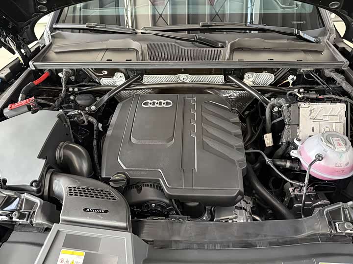 Фото 8 - Audi Q5L