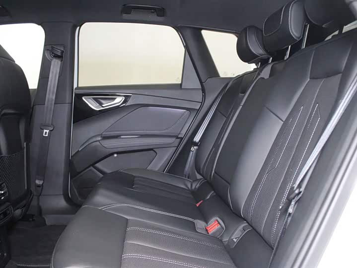 Фото 8 - Audi Q4 e-tron