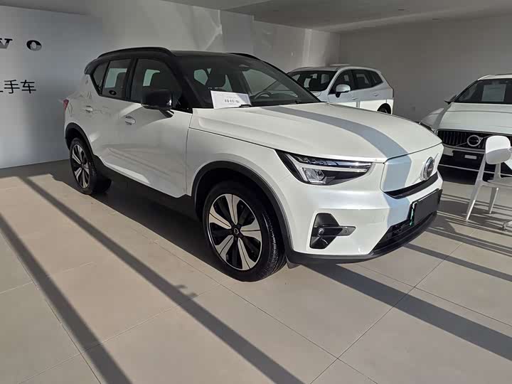 Фото 2 - Volvo XC40 EV
