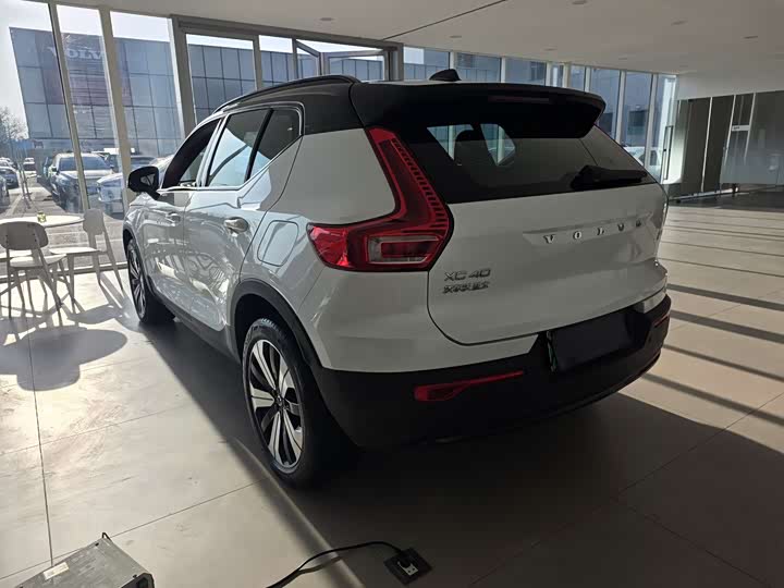 Фото 4 - Volvo XC40 EV