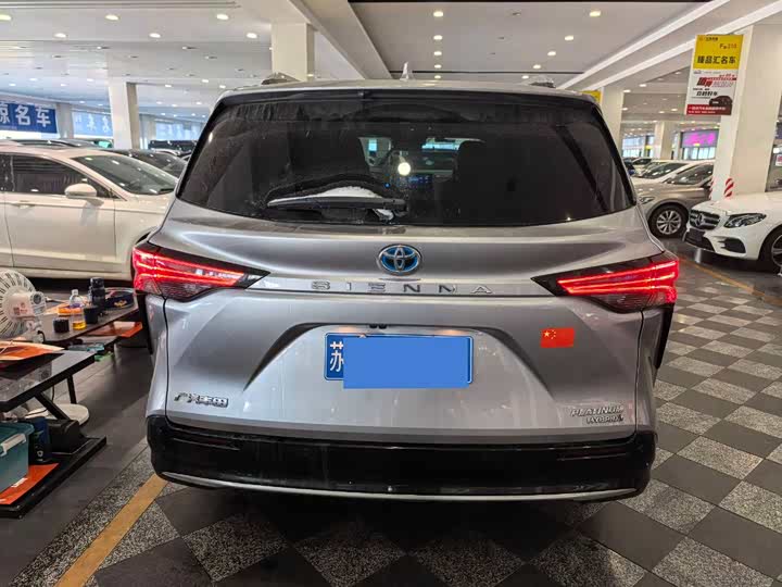 Фото 5 - Toyota Sienna