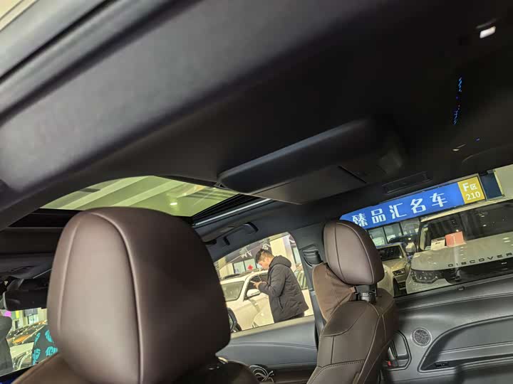 Фото 9 - Toyota Sienna