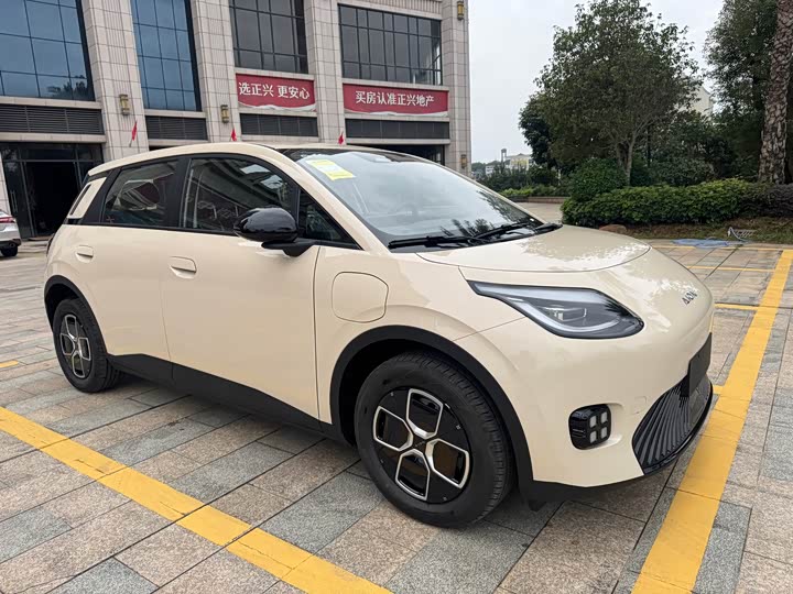 Фото 3 - GAC Aion UT