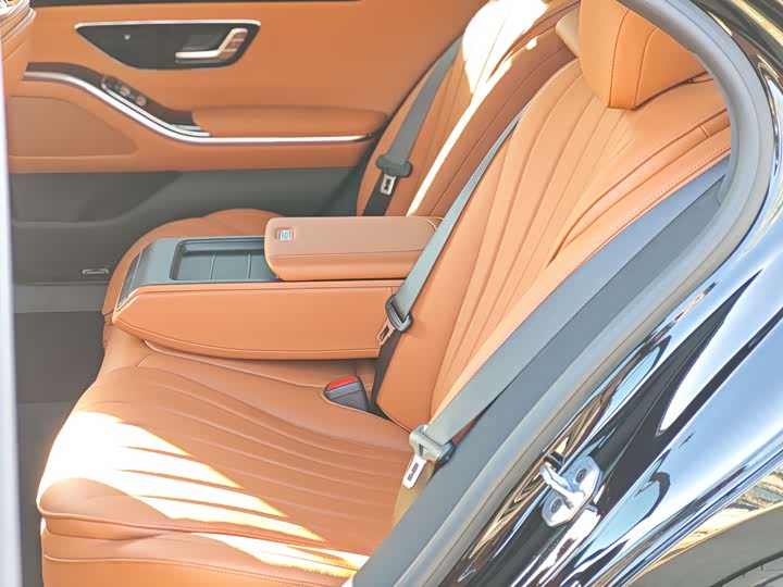 Фото 9 - Mercedes-Benz S-Class