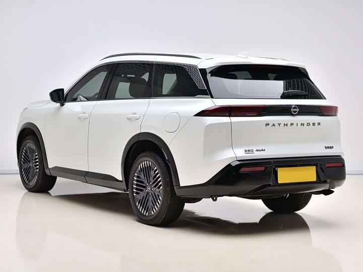 Фото 4 - Nissan Pathfinder