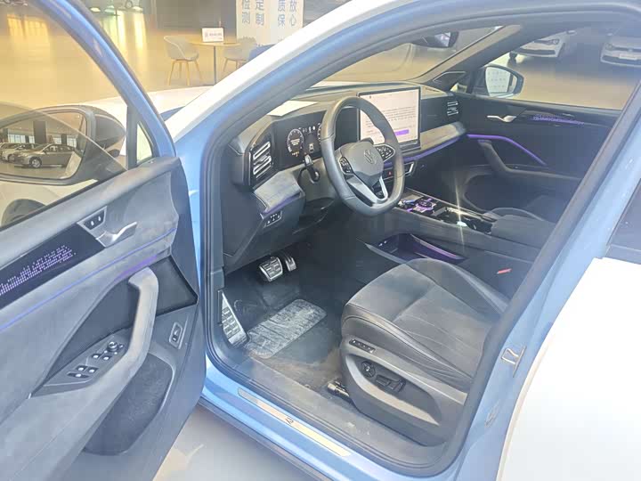 Фото 4 - Volkswagen Tiguan L Pro