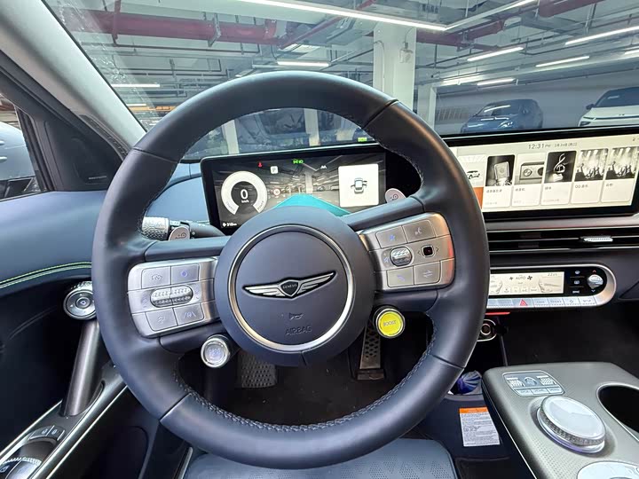 Photo 8 - Genesis GV60