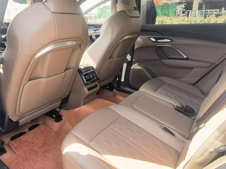 Фото 4 - Audi Q5L