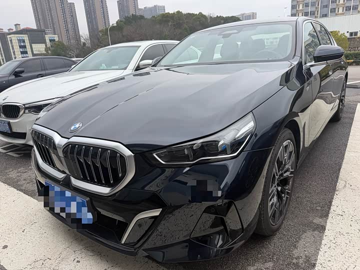 Фото 1 - BMW 5 Series