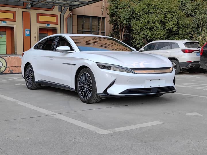 Фото 3 - BYD Han