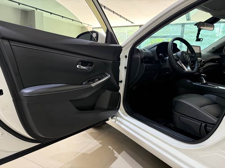 Фото 4 - Nissan Sylphy