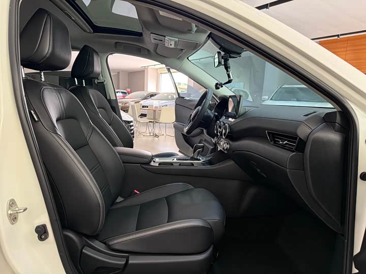 Фото 5 - Nissan Sylphy