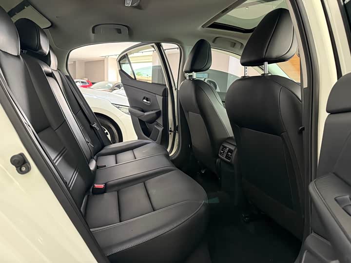 Фото 6 - Nissan Sylphy