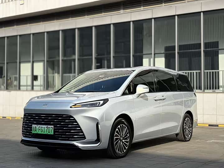 Фото 1 - Buick GL8 Hybrid