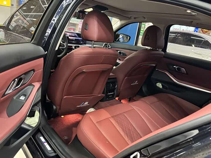 Photo 4 - BMW 3 Series