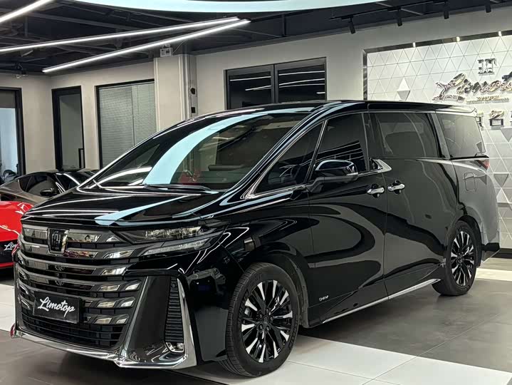 Фото 3 - Toyota Vellfire