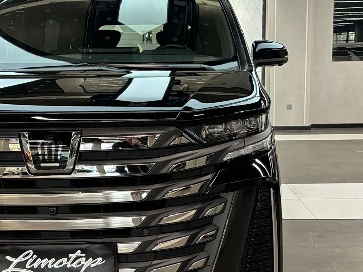 Фото 4 - Toyota Vellfire