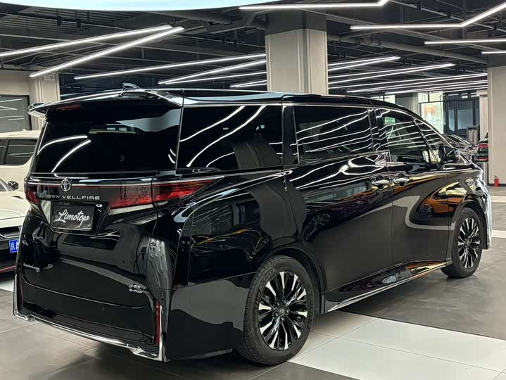 Фото 5 - Toyota Vellfire