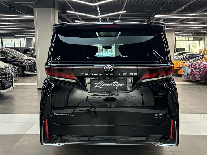 Фото 6 - Toyota Vellfire