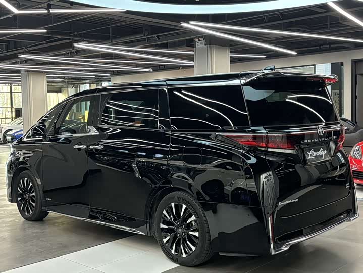 Фото 7 - Toyota Vellfire