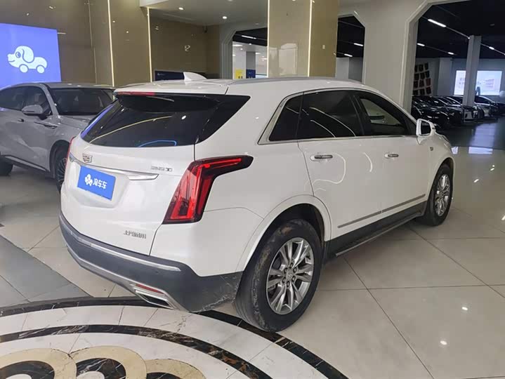 Фото 3 - Cadillac XT5