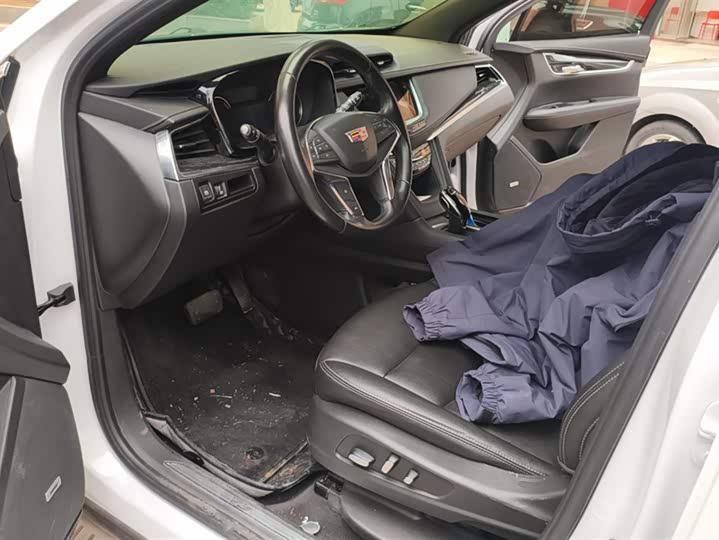 Фото 9 - Cadillac XT5